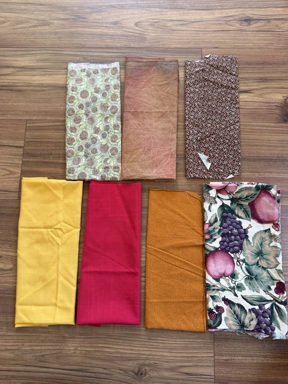 Vintage Quilting Cotton Fabric Lot Multi Size 7pcs Neutrals Solids Florals